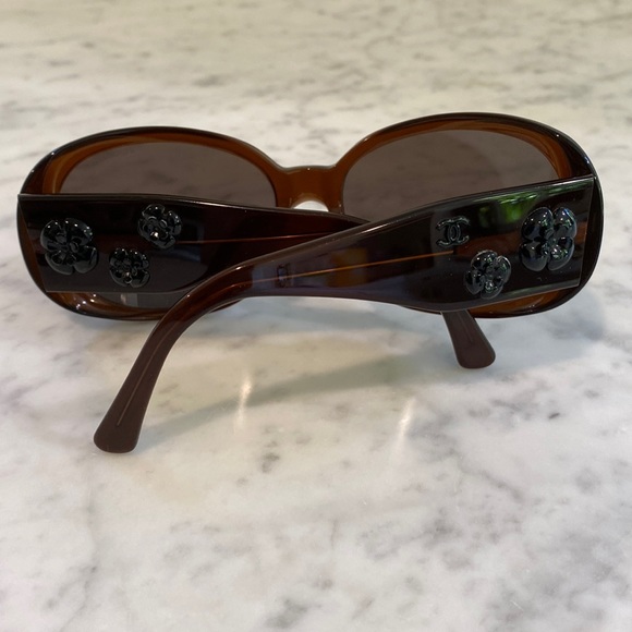 Chanel Camelia Sunglasses - Picture 2 of 7